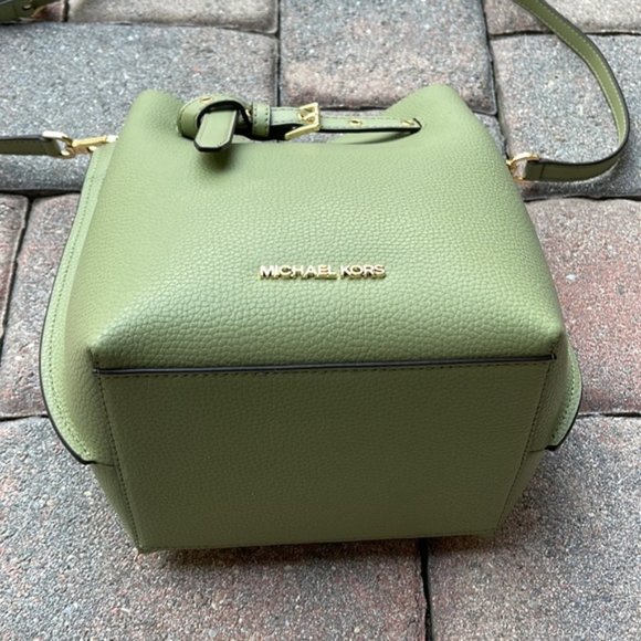 Michael Kors Emilia Small Bucket Bag Messenger Leather Light Sage - Picture 3 of 16